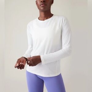 Athleta ultimate white Long Sleeve Top